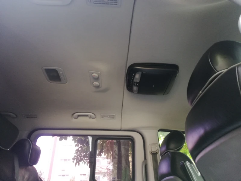 Hyundai H1 2.5 - CRDI, снимка 12 - Бусове и автобуси - 52262358