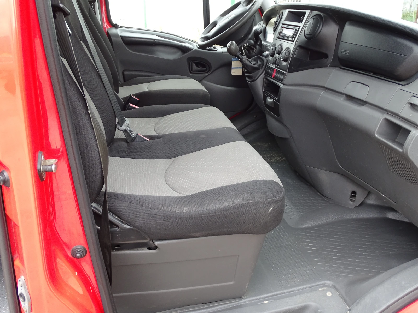Iveco 35s15 9 МЕСТА С  КЛИМАТИК - изображение 10