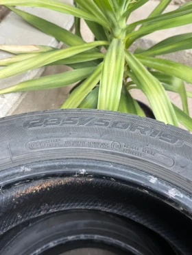 Гуми Летни 235/50R19, снимка 3 - Гуми и джанти - 52317445
