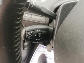 Peugeot 208 1.2i klima, снимка 11