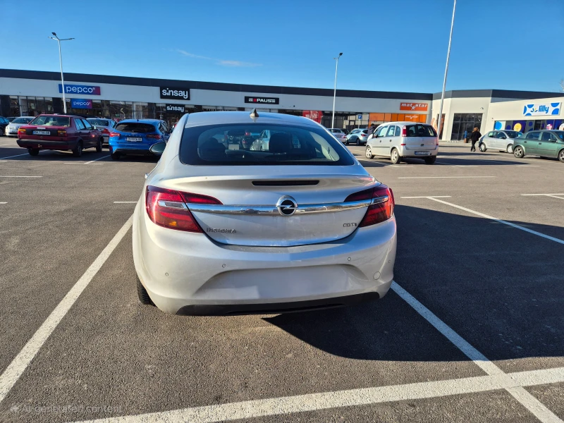 Opel Insignia 1.6CDTI, снимка 2 - Автомобили и джипове - 46726283