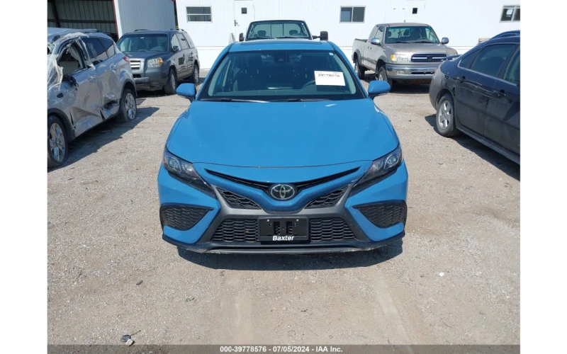 Toyota Camry SE * AWD * 2.5l * LED * Distronic, снимка 2 - Автомобили и джипове - 47466592