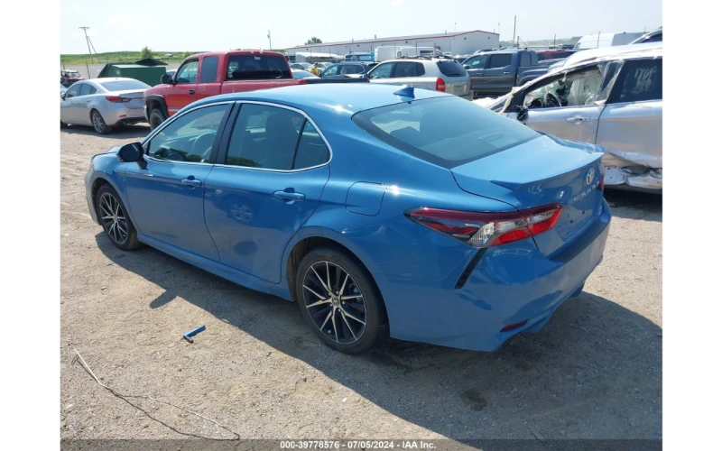 Toyota Camry SE * AWD * 2.5l * LED * Distronic, снимка 6 - Автомобили и джипове - 47466592