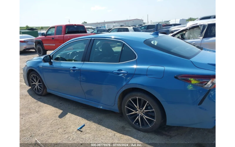 Toyota Camry SE * AWD * 2.5l * LED * Distronic, снимка 5 - Автомобили и джипове - 47466592