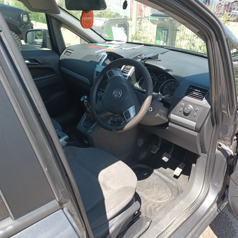 Opel Zafira, снимка 3 - Автомобили и джипове - 48965174