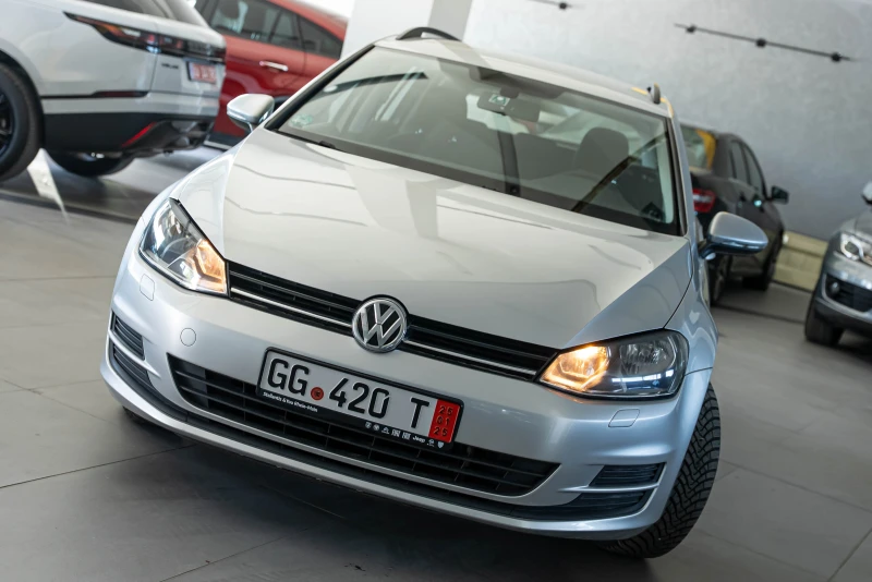 VW Golf 1.6 TDI, снимка 3 - Автомобили и джипове - 51505625
