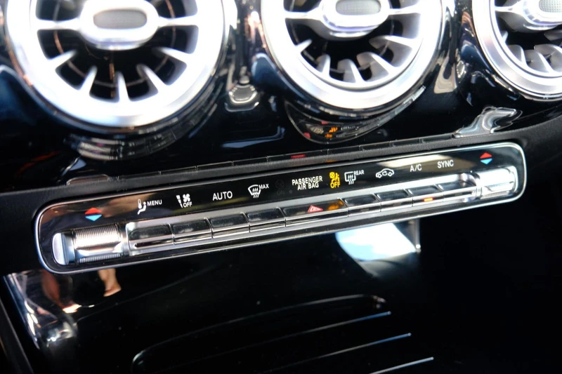 Mercedes-Benz A 180 AMG/136HP/NAVI/LED/CAM/211E, снимка 10 - Автомобили и джипове - 50474199