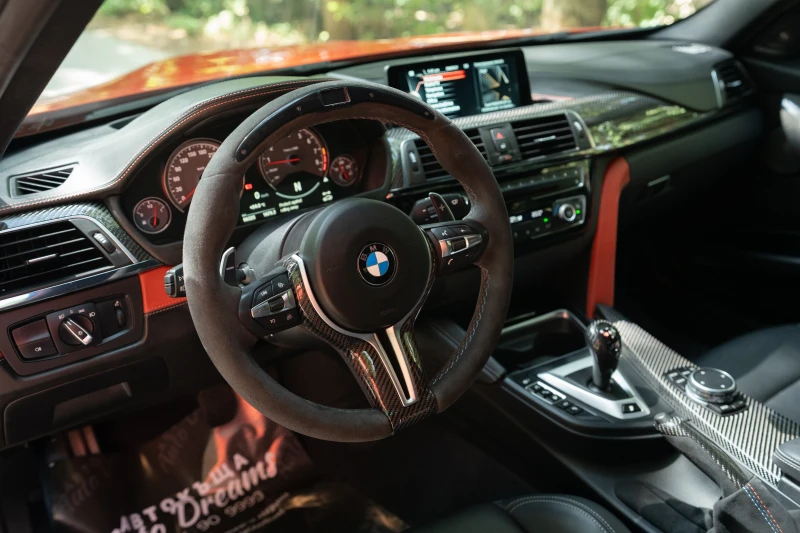 BMW M3 30 JAHRE EDITION , снимка 9 - Автомобили и джипове - 51544189