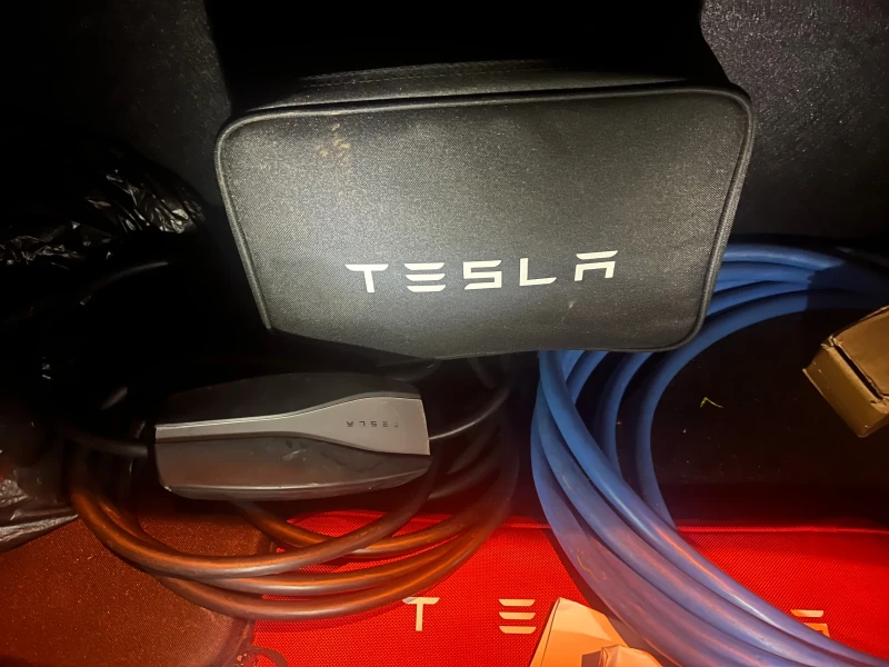 Tesla Model X 75d, снимка 17 - Автомобили и джипове - 52657383