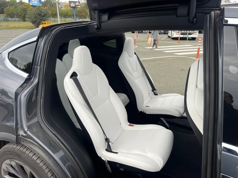 Tesla Model X 75d, снимка 10 - Автомобили и джипове - 52657383