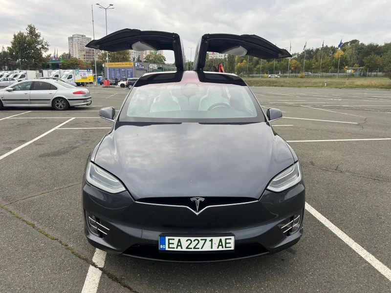 Tesla Model X 75d, снимка 9 - Автомобили и джипове - 52657383