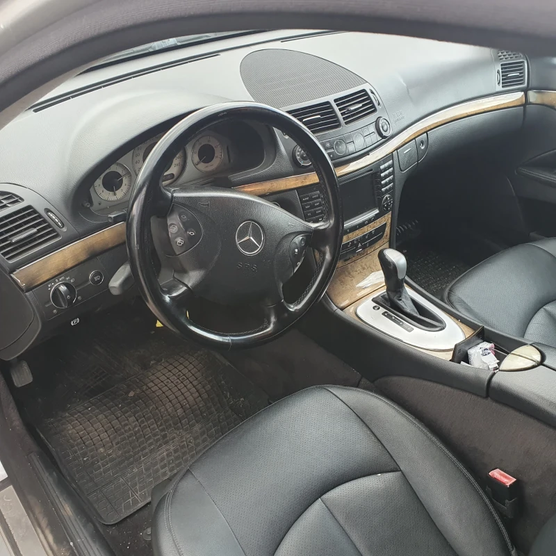 Mercedes-Benz E 280, снимка 6 - Автомобили и джипове - 52639499