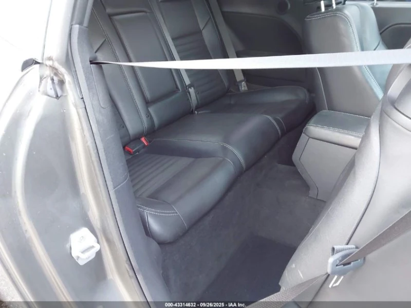 Dodge Challenger R/T, снимка 8 - Автомобили и джипове - 53560244