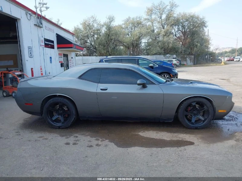 Dodge Challenger R/T, снимка 13 - Автомобили и джипове - 53560244