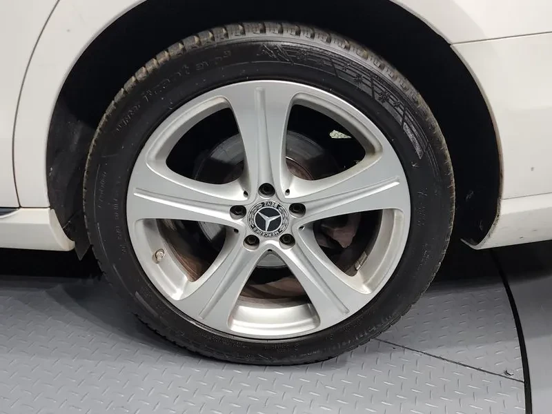 Mercedes-Benz E 220 Avantgarde - изображение 5