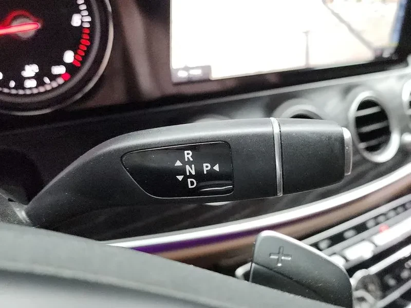 Mercedes-Benz E 220 Avantgarde - изображение 9