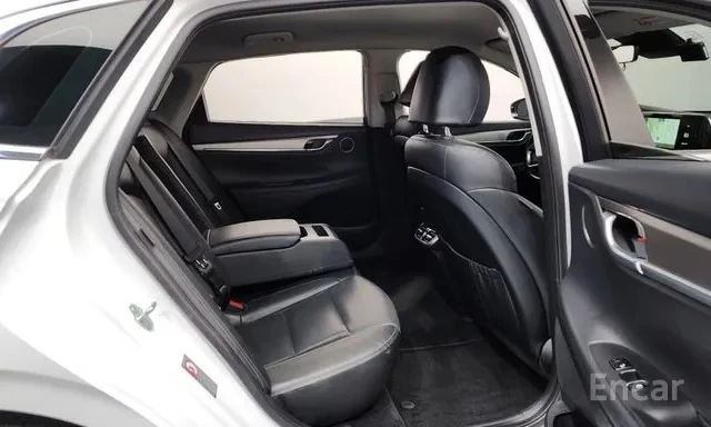 Hyundai Grandeur Кожен Салон | Навигация | Камера | Подгрев Седалки, снимка 13 - Автомобили и джипове - 54811836