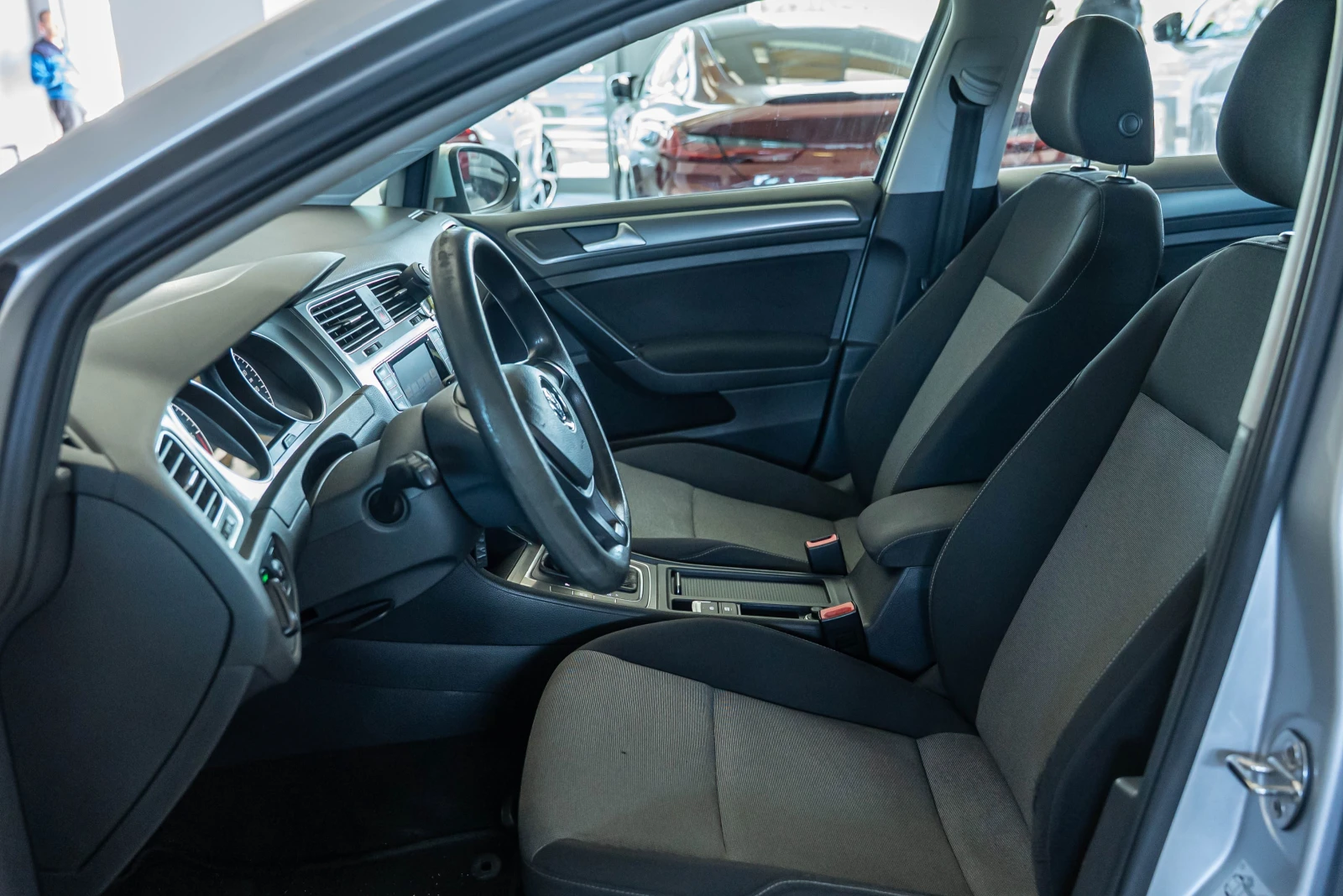 VW Golf 1.6 TDI | Mobile.bg   16