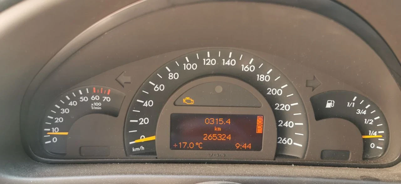 Mercedes-Benz C 180  - изображение 8