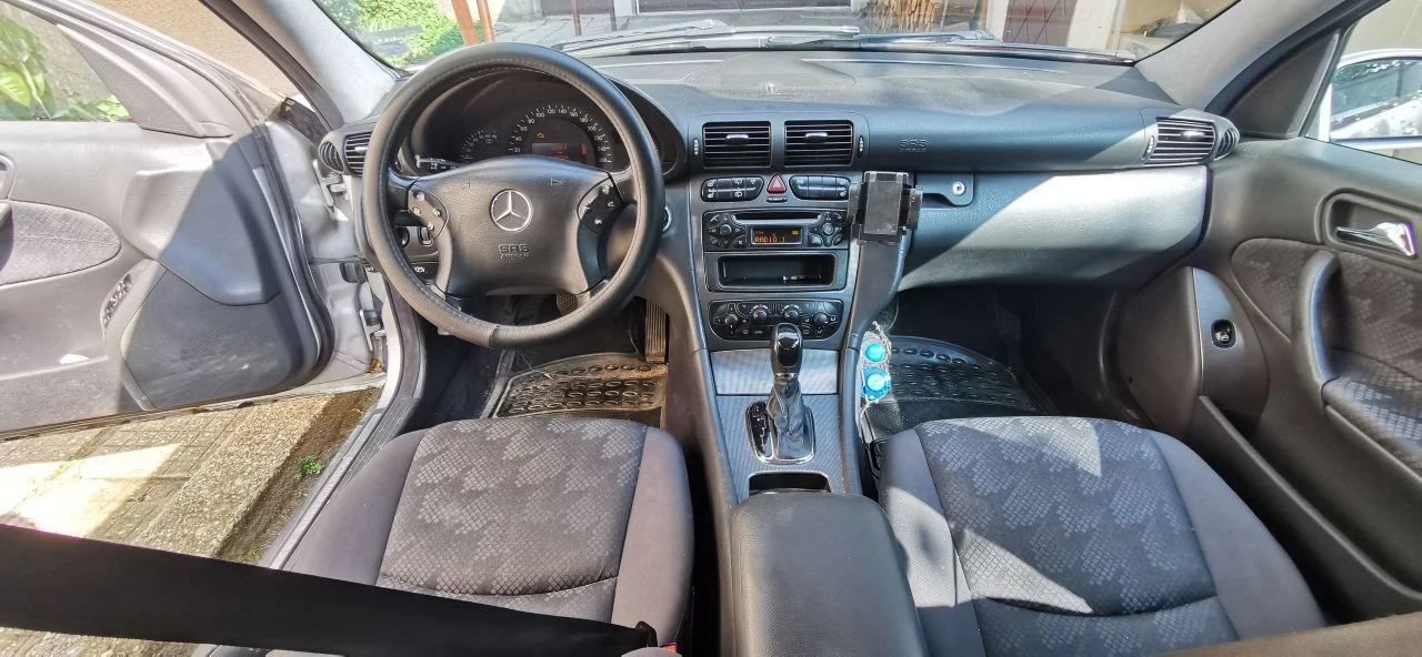 Mercedes-Benz C 180  - изображение 7