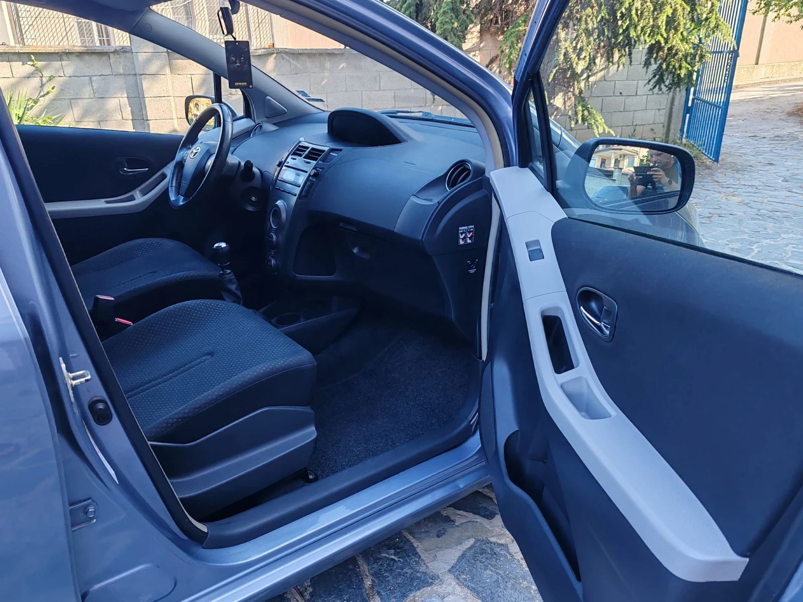 Toyota Yaris 1.3 6 Скорости  - изображение 6