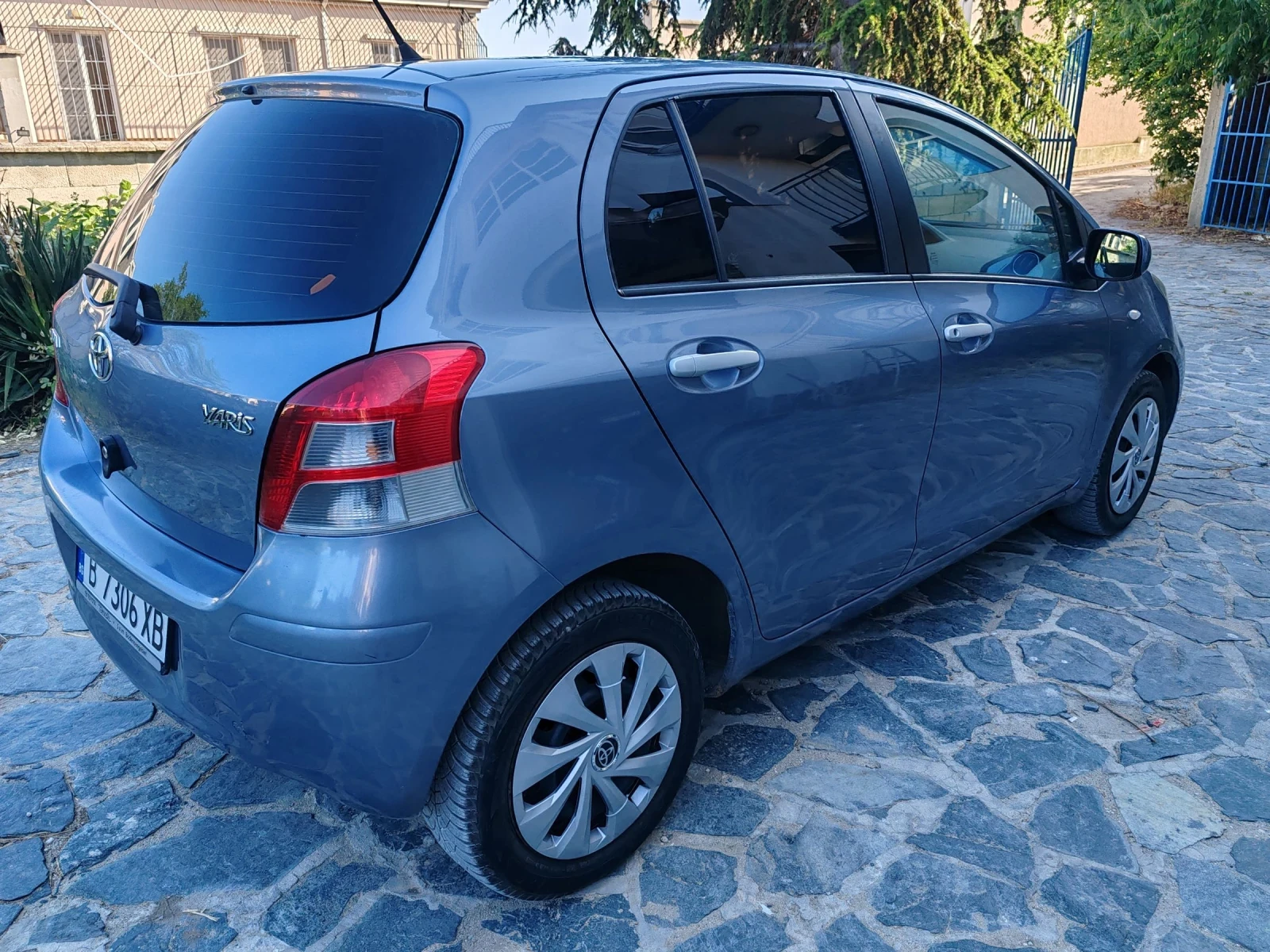 Toyota Yaris 1.3 6 Скорости  - изображение 5