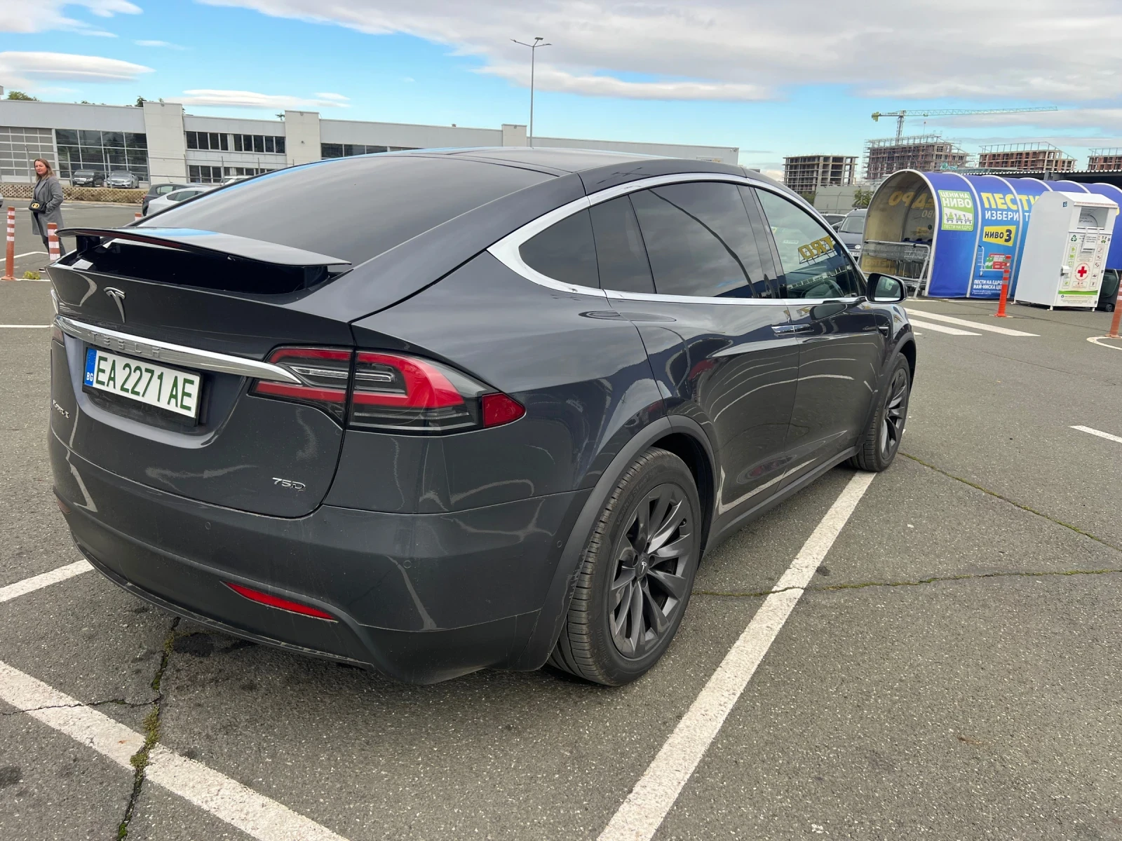 Tesla Model X  - изображение 4
