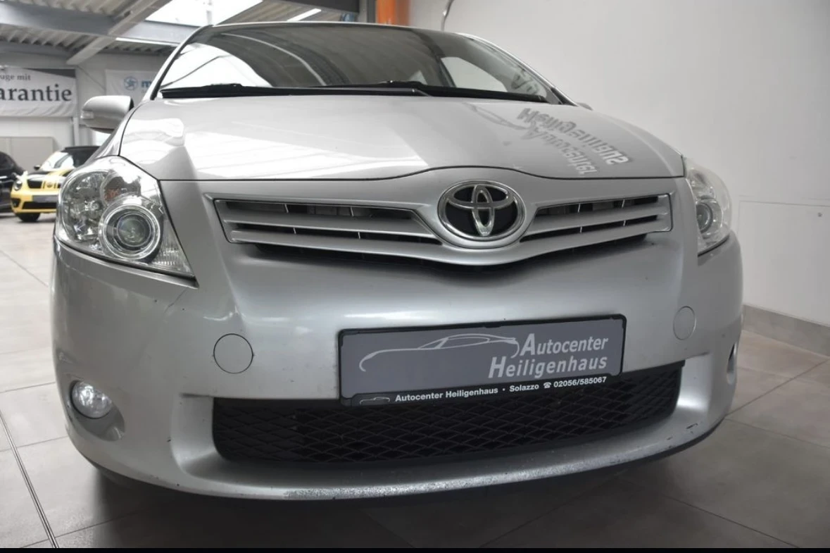 Toyota Auris 2.0D/6 СКОРОСТИ/КЛИМАТРОНИК/BLUETOOTH - изображение 2