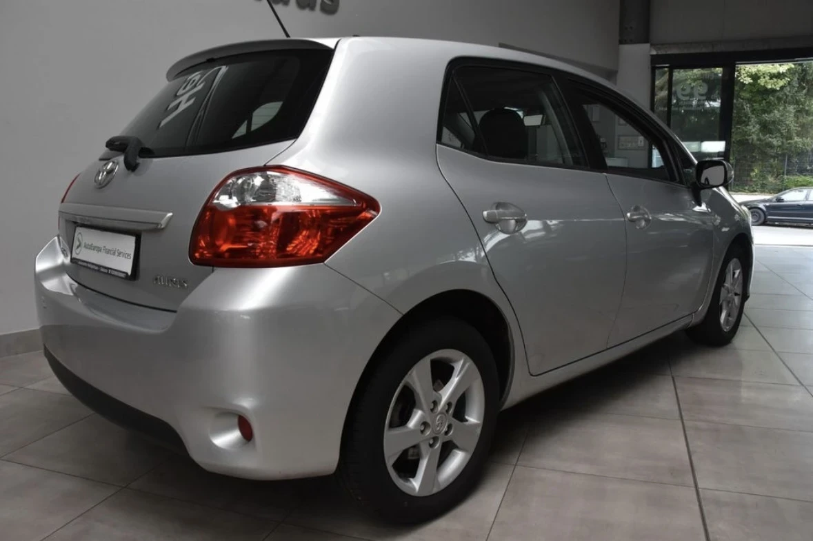 Toyota Auris 2.0D/6 СКОРОСТИ/КЛИМАТРОНИК/BLUETOOTH - изображение 3