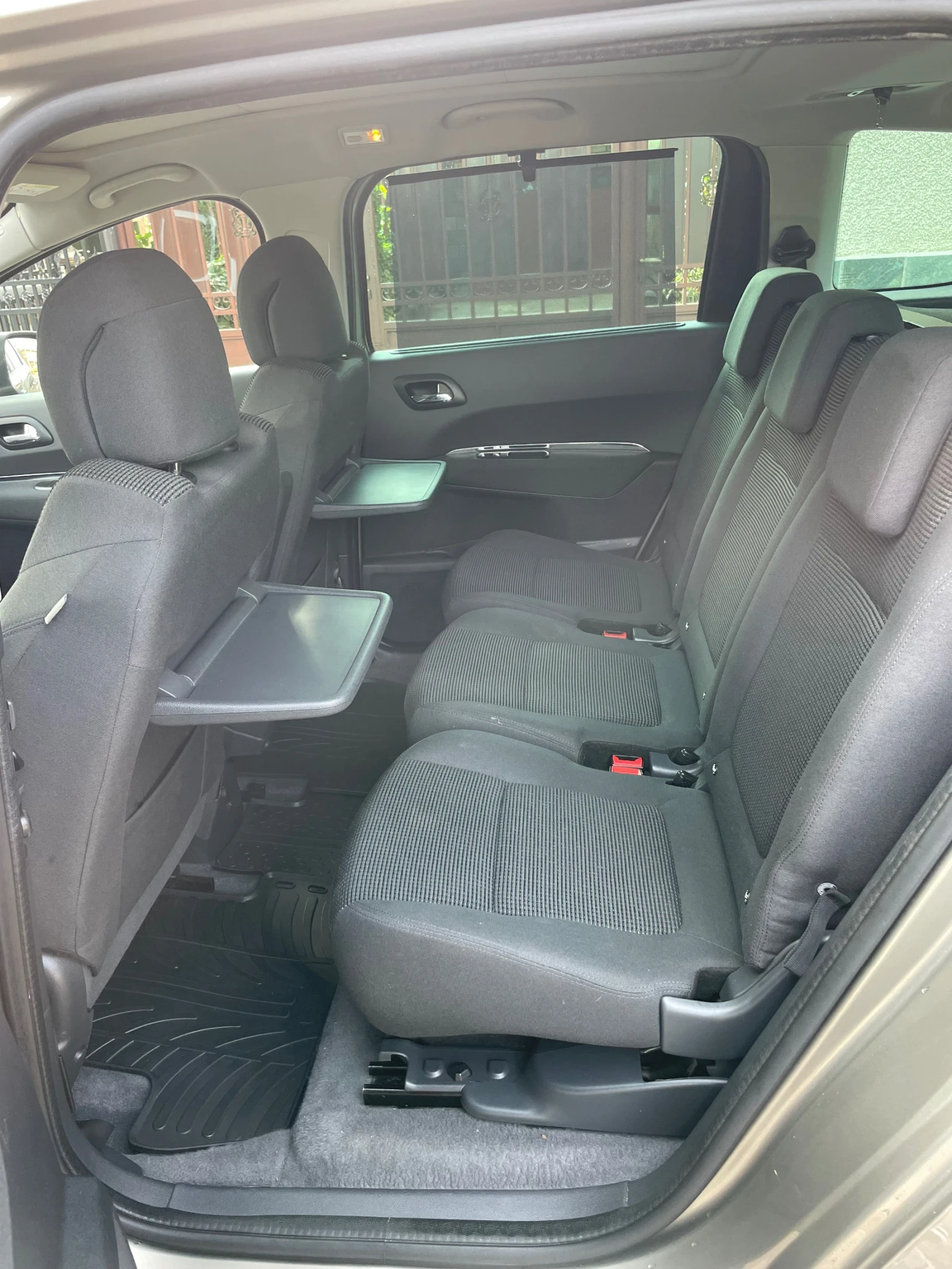 Peugeot 5008 1.6HDI* full, снимка 16 - Автомобили и джипове - 53706682