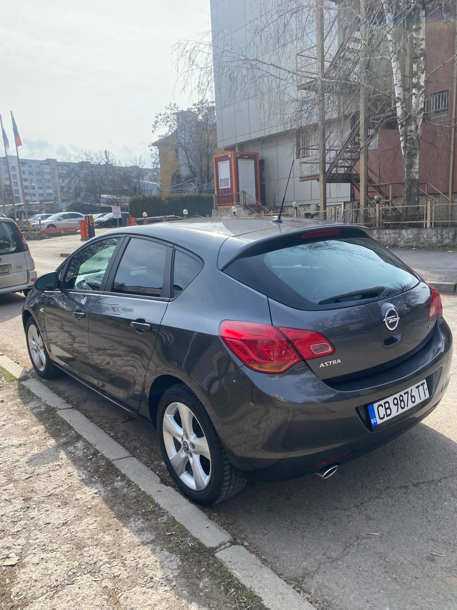 Opel Astra, снимка 4 - Автомобили и джипове - 54008428