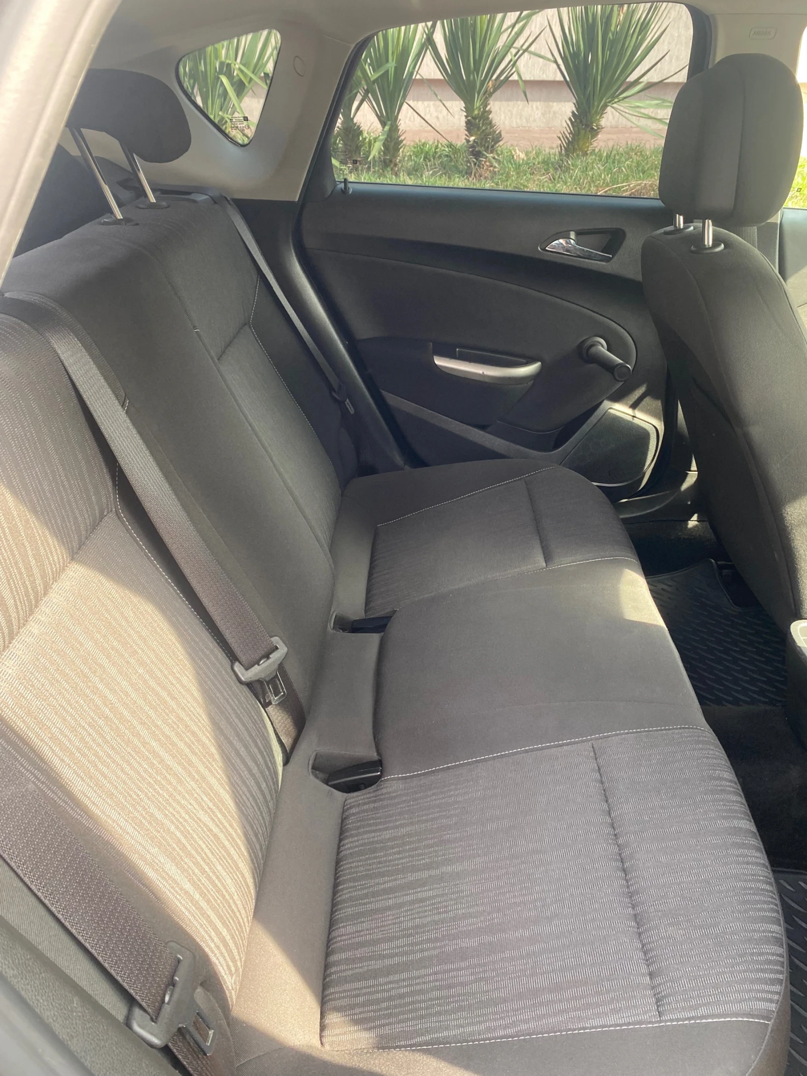 Opel Astra, снимка 11 - Автомобили и джипове - 54008428