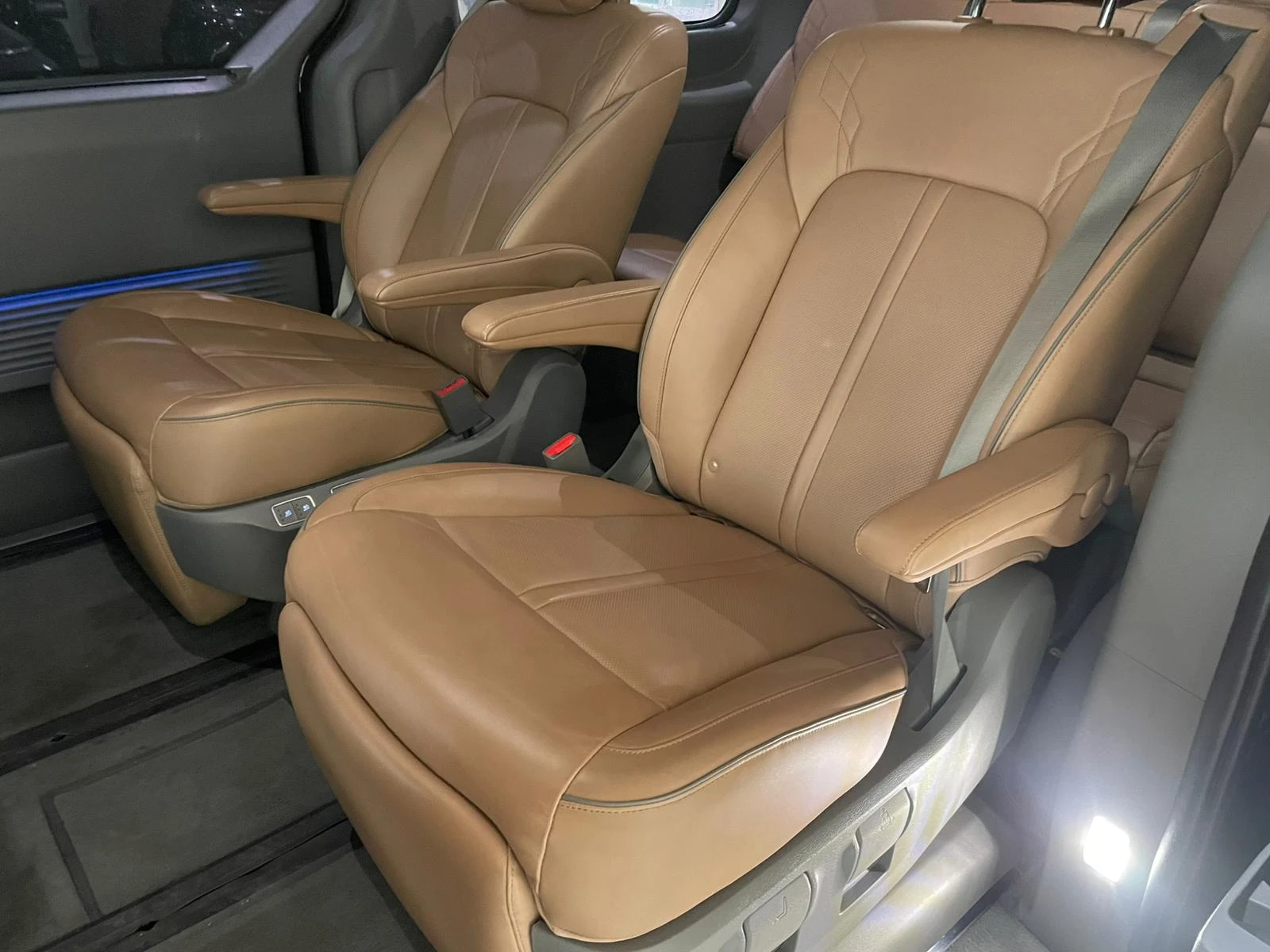 Hyundai Staria 3.5 V6 LPG ! 6+ 1 ! Inspiration ! | Mobile.bg � ����������� 10