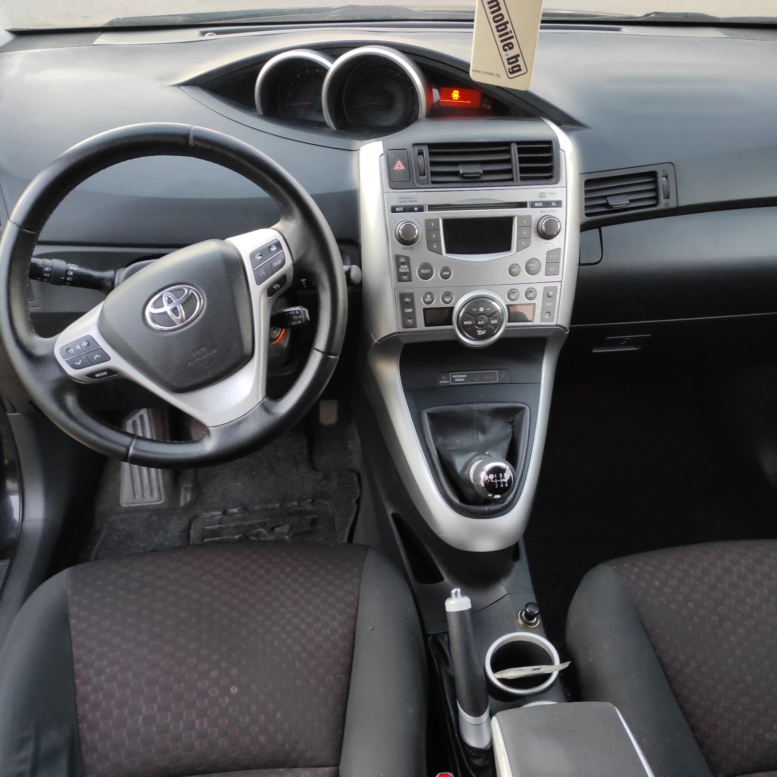 Toyota Verso, снимка 8 - Автомобили и джипове - 54402878