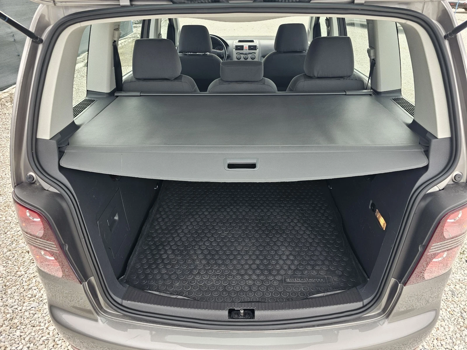 VW Touran 1.9 TDI 6 скорости 90 кн.с, снимка 14 - Автомобили и джипове - 54780894