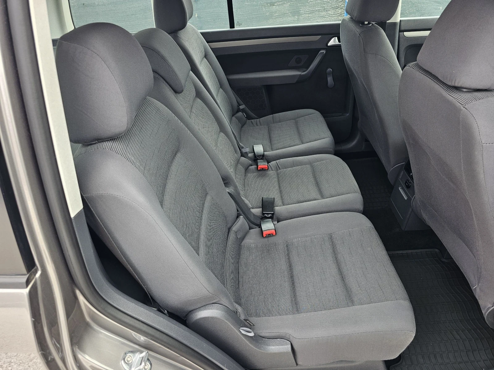 VW Touran 1.9 TDI 6 скорости 90 кн.с, снимка 13 - Автомобили и джипове - 54780894