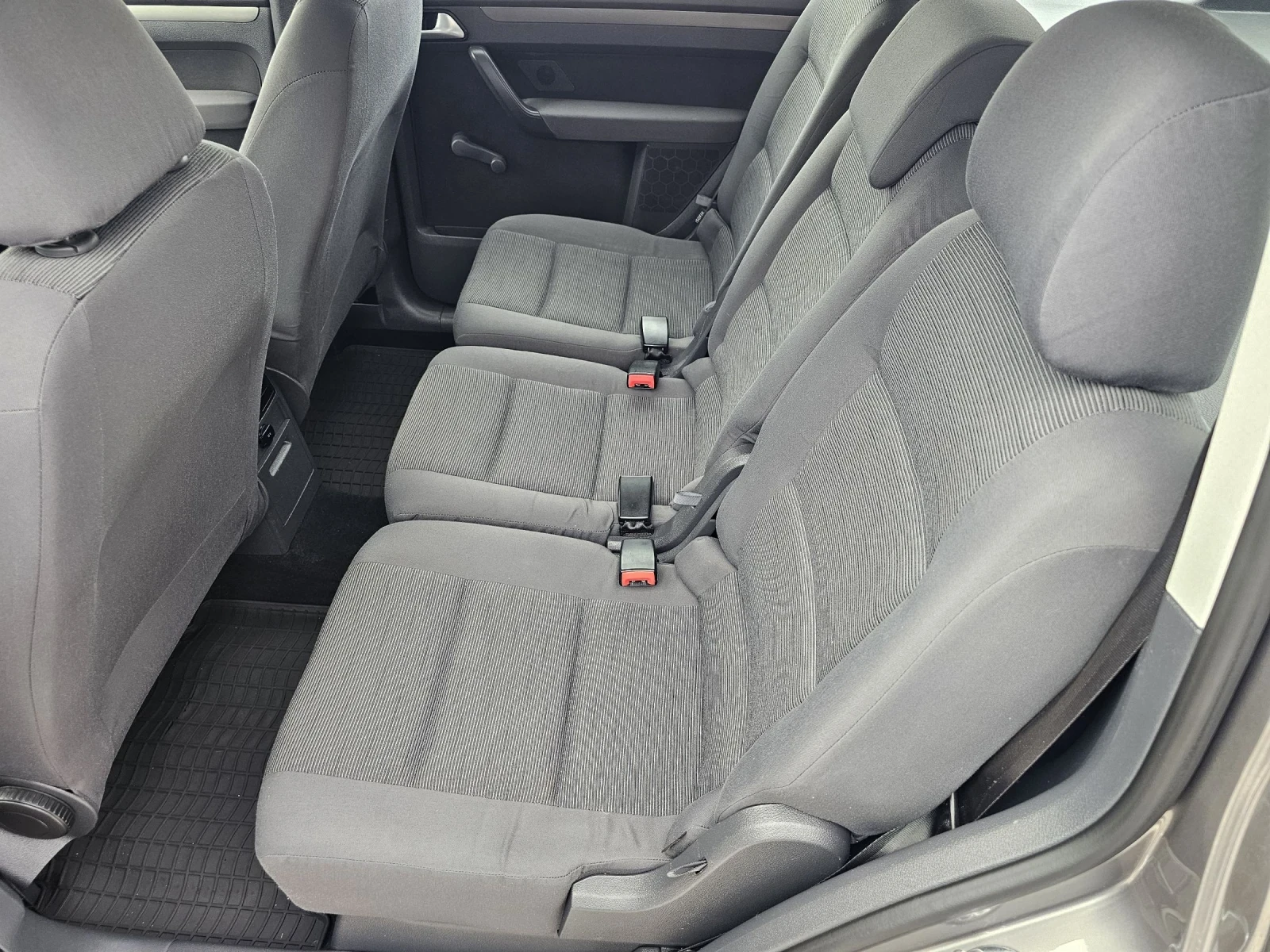 VW Touran 1.9 TDI 6 скорости 90 кн.с, снимка 12 - Автомобили и джипове - 54780894