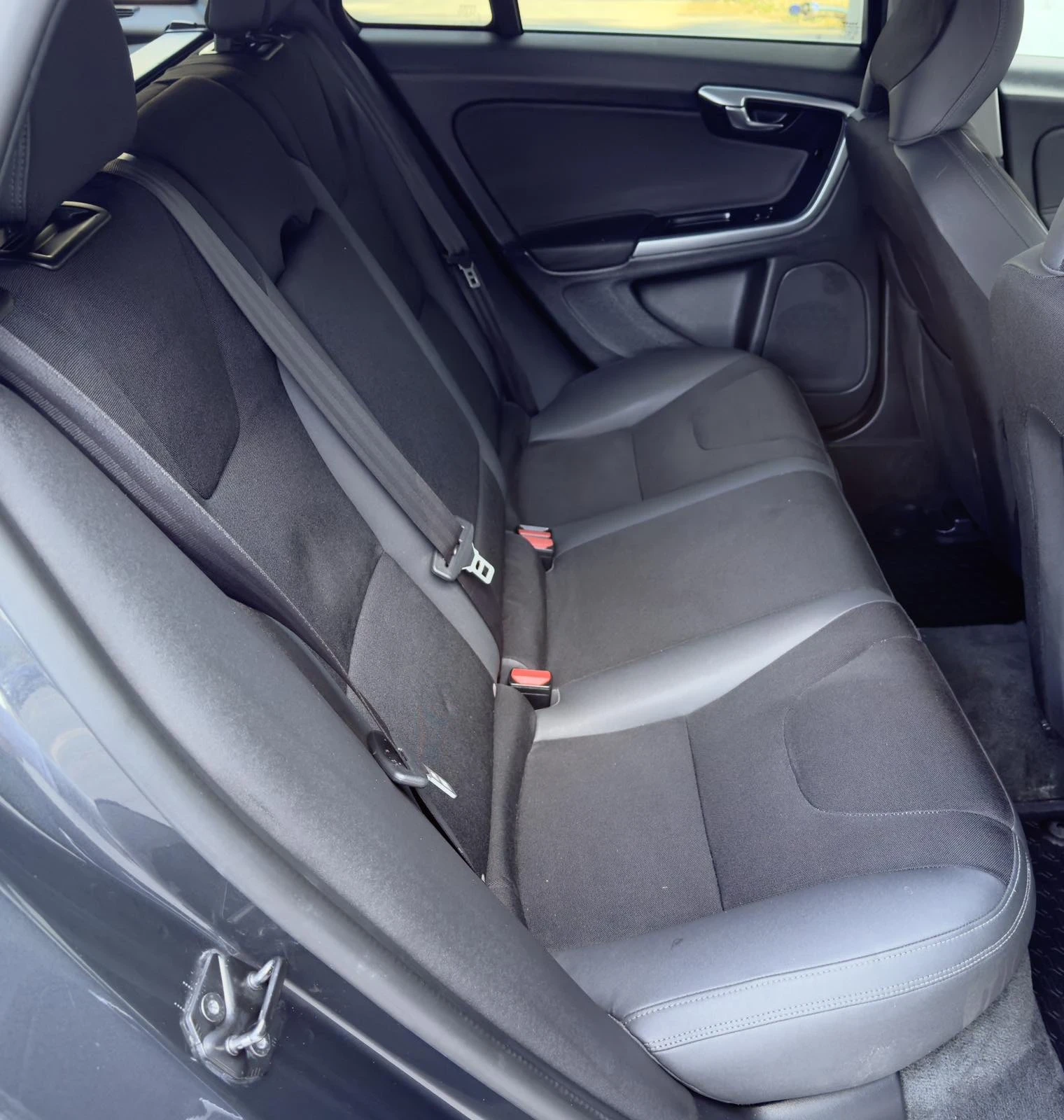 Volvo V60 Volvo V60 - 2.0D, 163кс, снимка 12 - Автомобили и джипове - 55728697