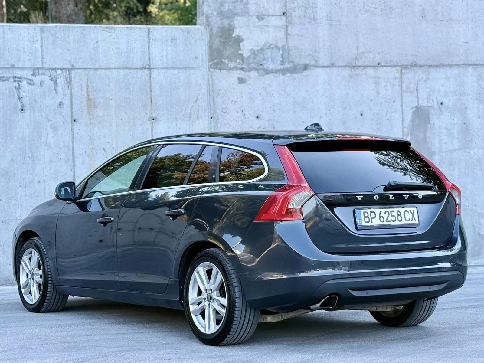 Volvo V60 Volvo V60 - 2.0D, 163кс, снимка 3 - Автомобили и джипове - 55728697