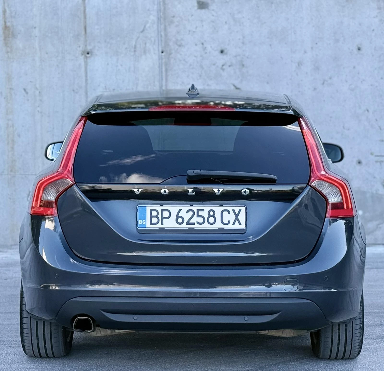 Volvo V60 Volvo V60 - 2.0D, 163кс, снимка 2 - Автомобили и джипове - 55728697