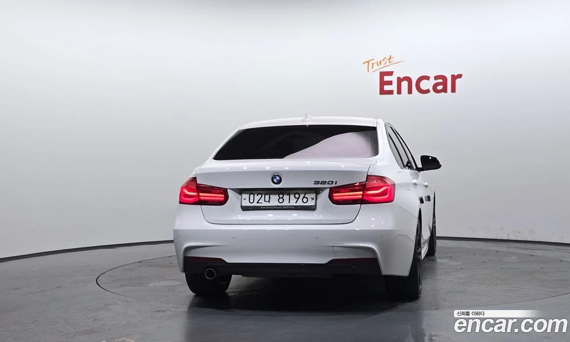 BMW 320 320i M Sport, снимка 4 - Автомобили и джипове - 56122089