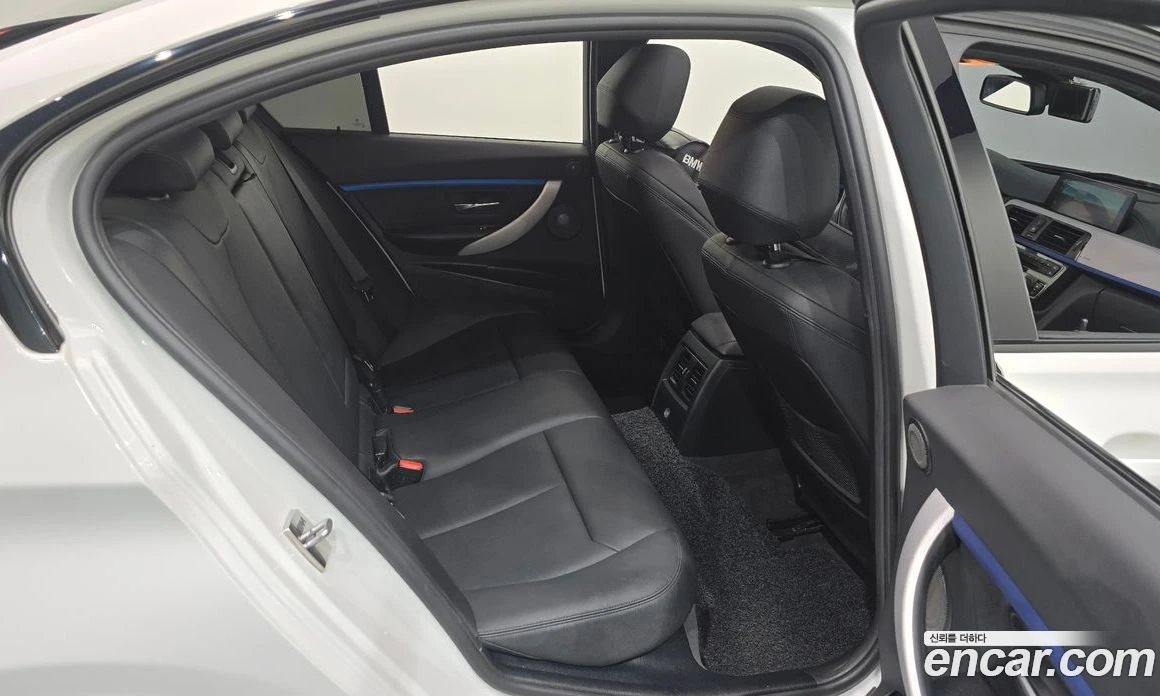 BMW 320 320i M Sport, снимка 11 - Автомобили и джипове - 56122089