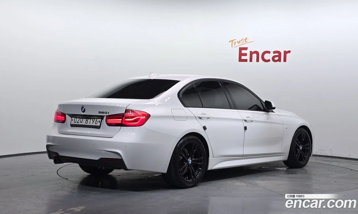 BMW 320 320i M Sport, снимка 2 - Автомобили и джипове - 56122089