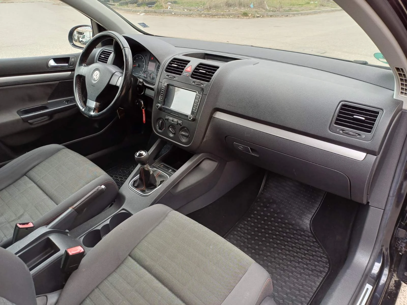 VW Golf 1.6 FSI Goal LPG, снимка 13 - Автомобили и джипове - 56353082