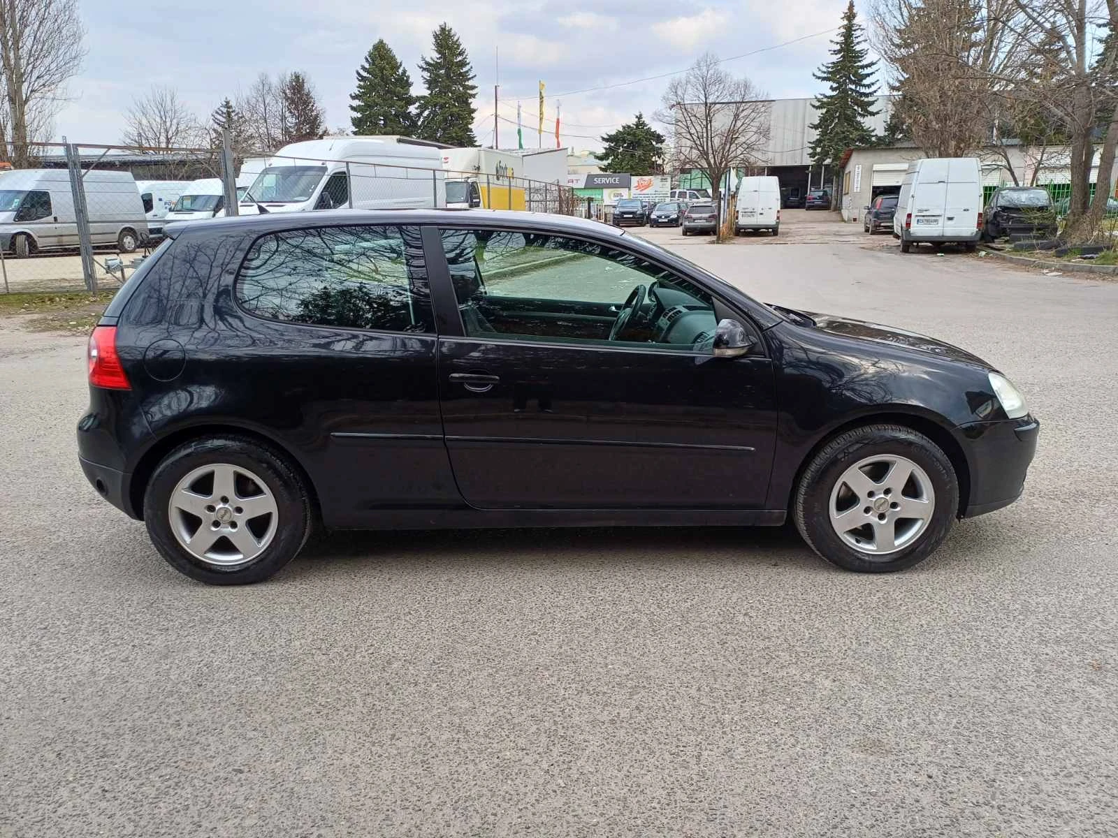 VW Golf 1.6 FSI Goal LPG, снимка 6 - Автомобили и джипове - 56353082