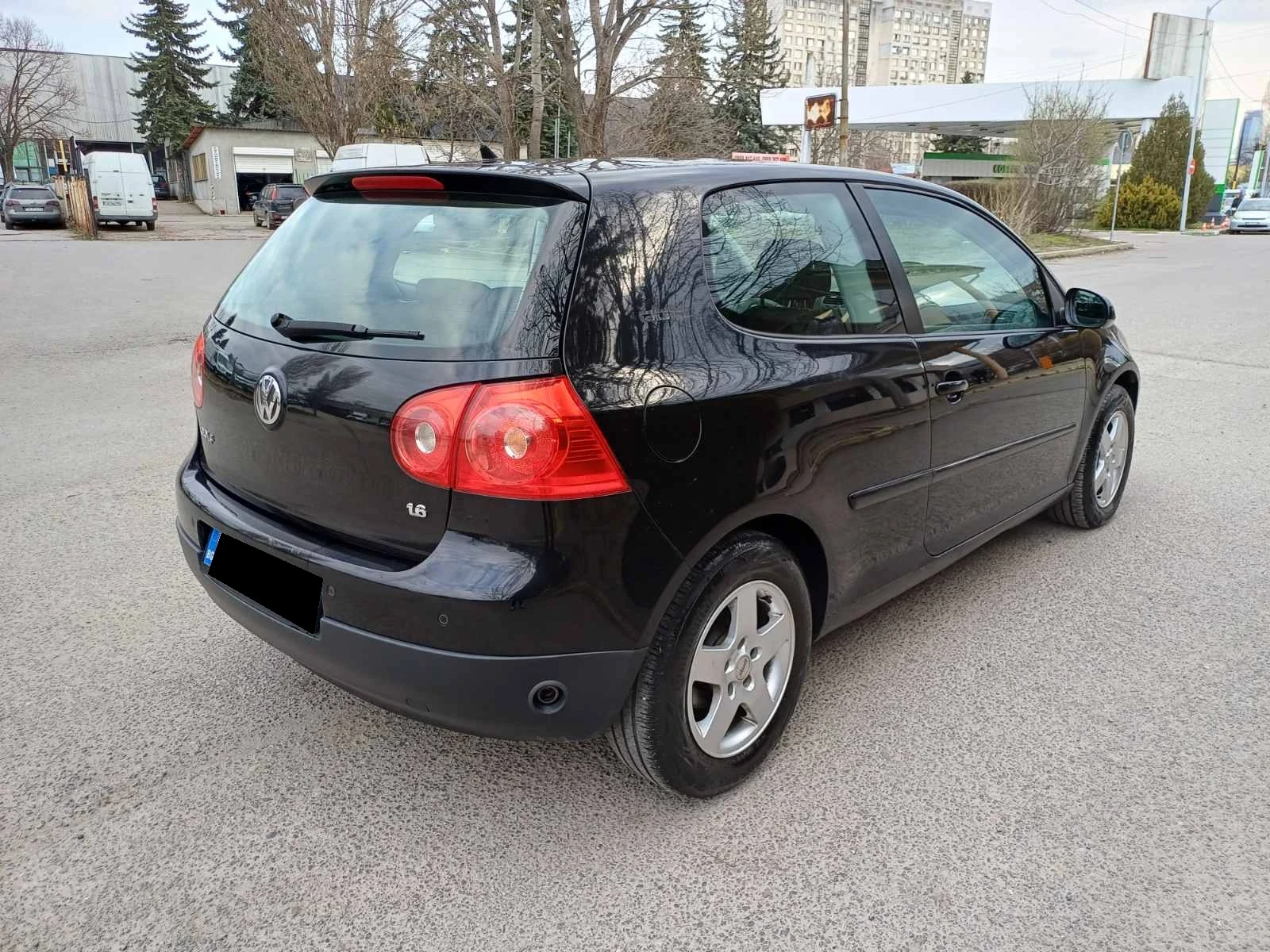 VW Golf 1.6 FSI Goal LPG, снимка 5 - Автомобили и джипове - 56353082
