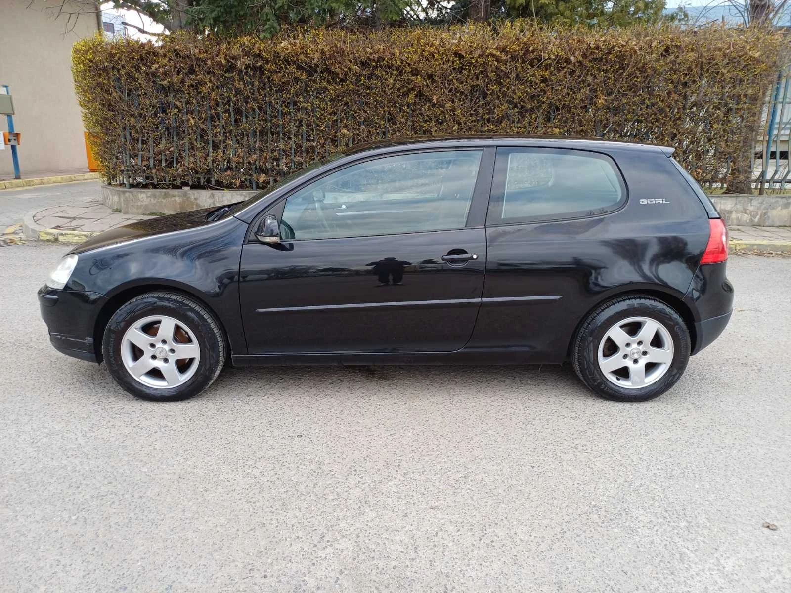 VW Golf 1.6 FSI Goal LPG, снимка 2 - Автомобили и джипове - 56353082