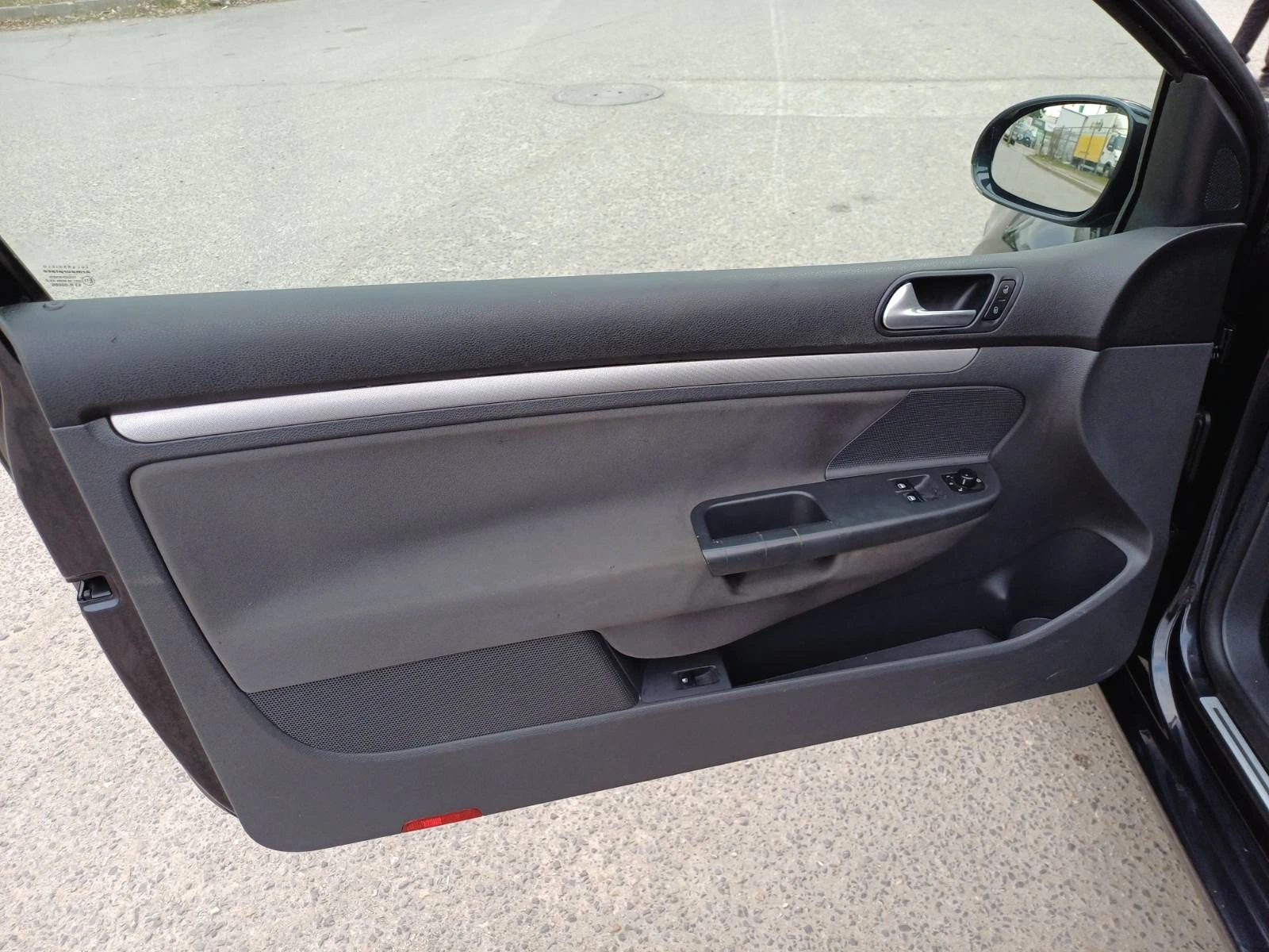 VW Golf 1.6 FSI Goal LPG, снимка 11 - Автомобили и джипове - 56353082