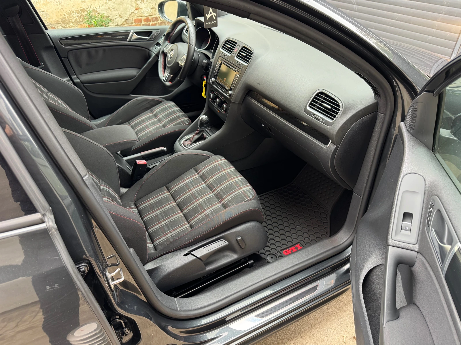 VW Golf 2.0-GTi, снимка 8 - Автомобили и джипове - 56656419