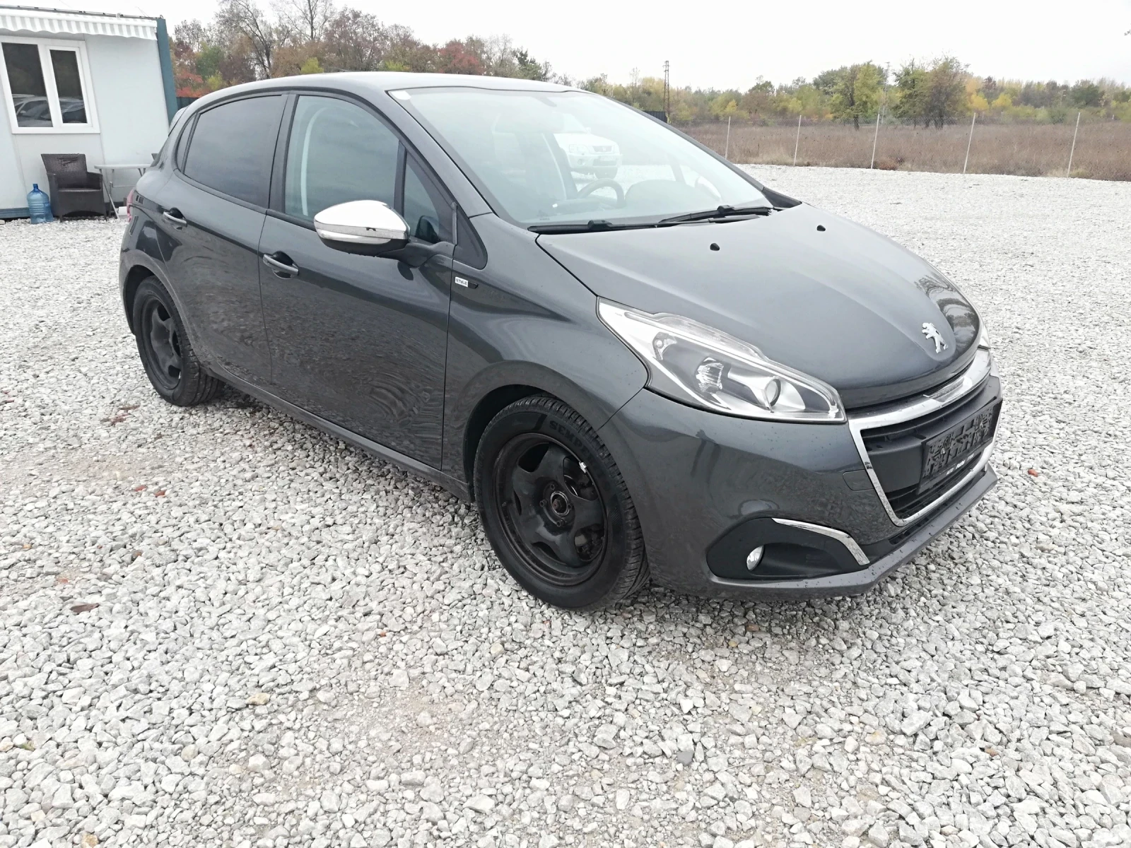 Peugeot 208 1.2i klima, снимка 7 - Автомобили и джипове - 56724301